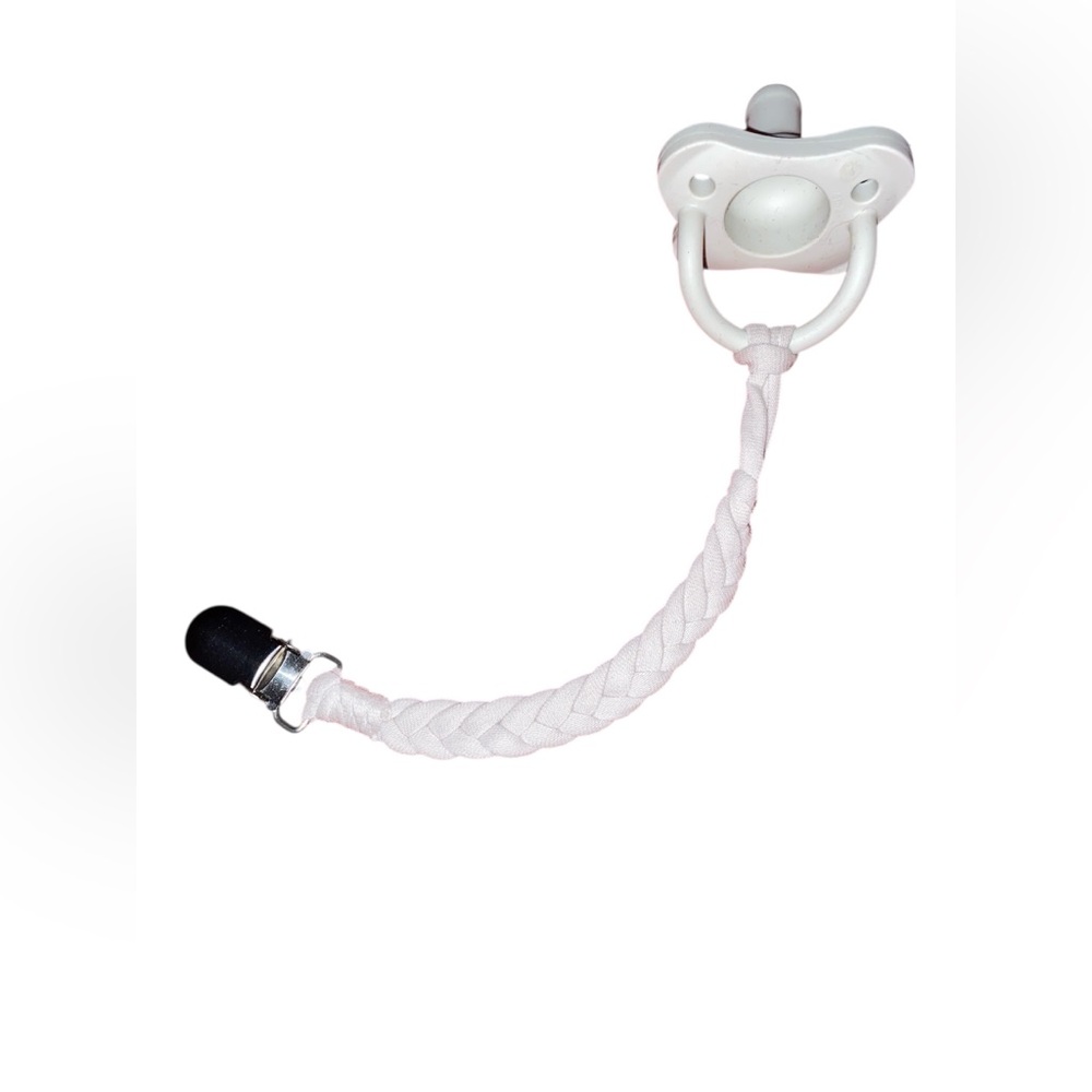⭐️5/$10⭐️ Modern Braided Nylon Pacifier Clip- Light Gray